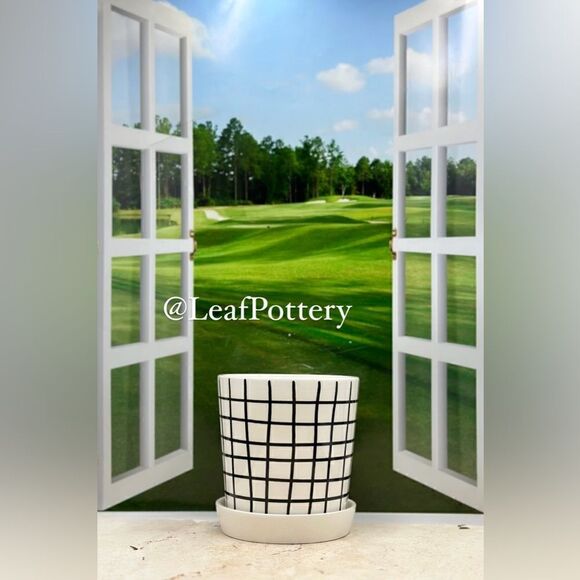 Ginger White/Black Ceramic Planter Pot with Saucer Attached - Picture 5 of 9